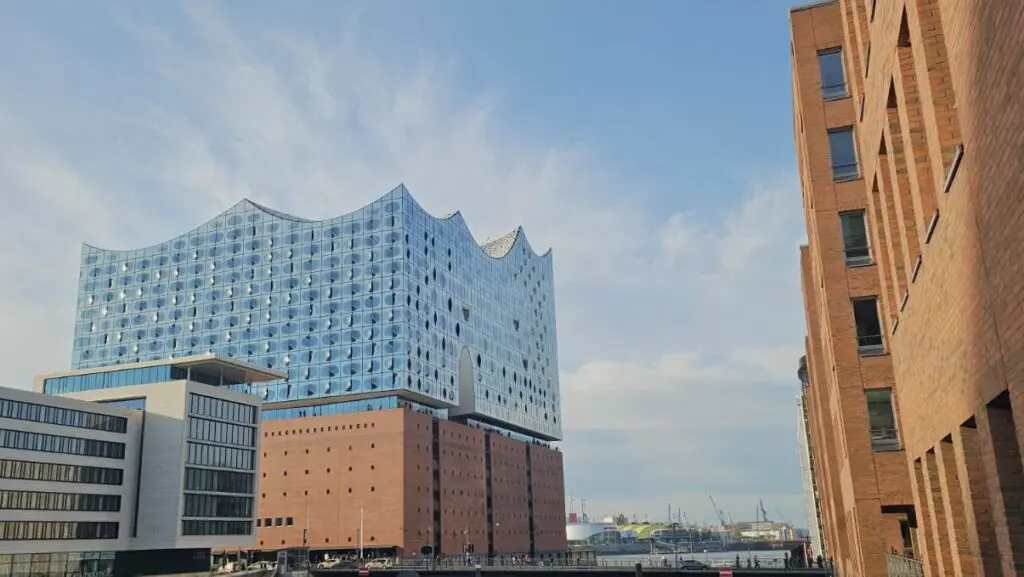 בית האופרה "Elbphilharmonie" המפורסם של המבורג
