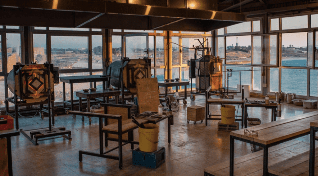 סטודיו ספקולו - סדנאות ניפוח זכוכית בקיסריה